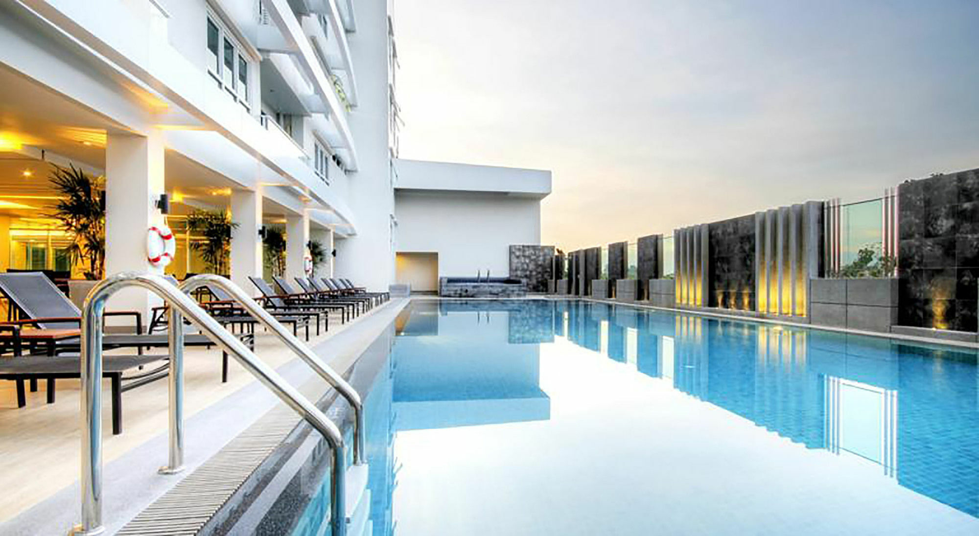 Classic Kameo Hotel & Serviced Apartments, Ayutthaya Kültér fotó
